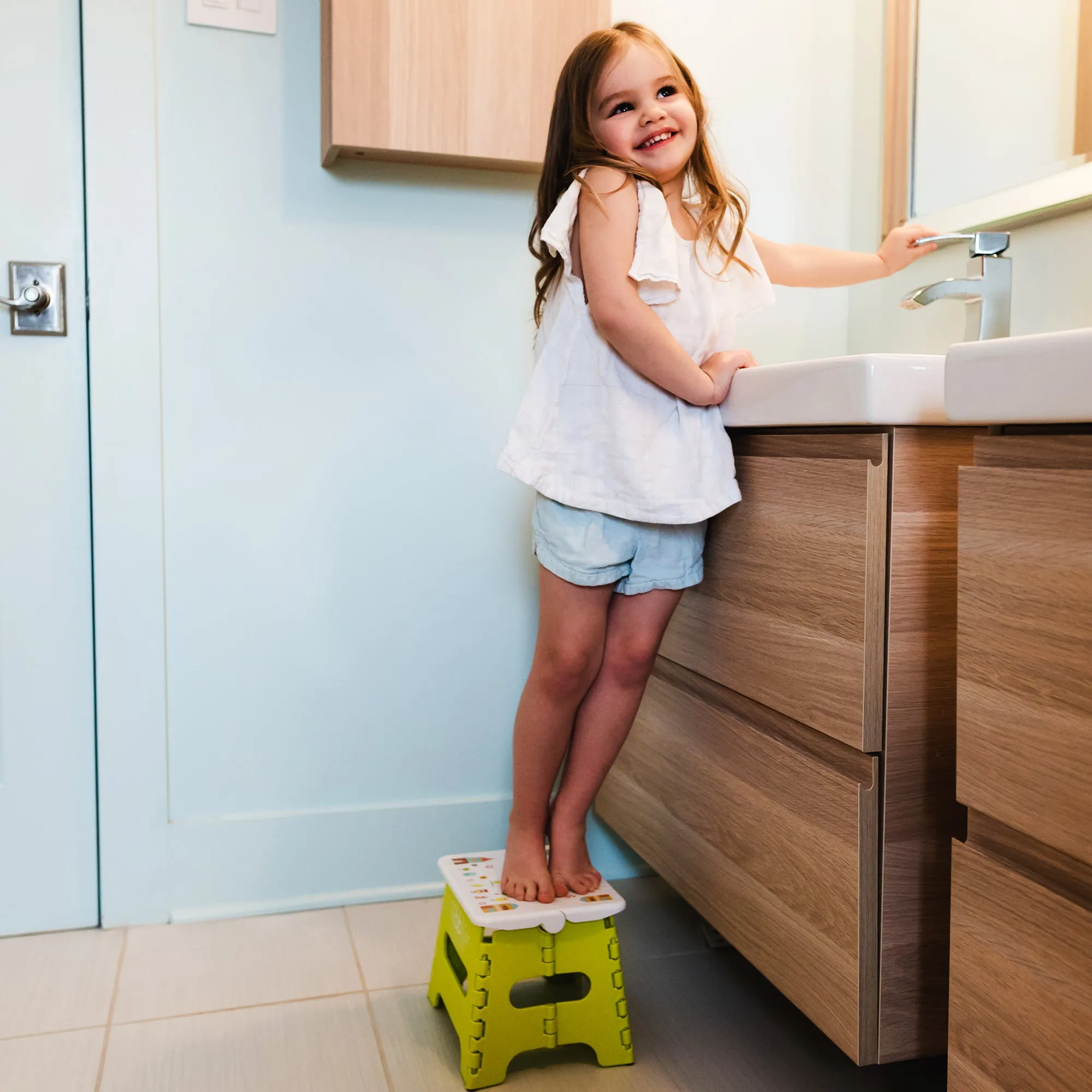 Bbluv Step - Foldable Step Stool (Lime)