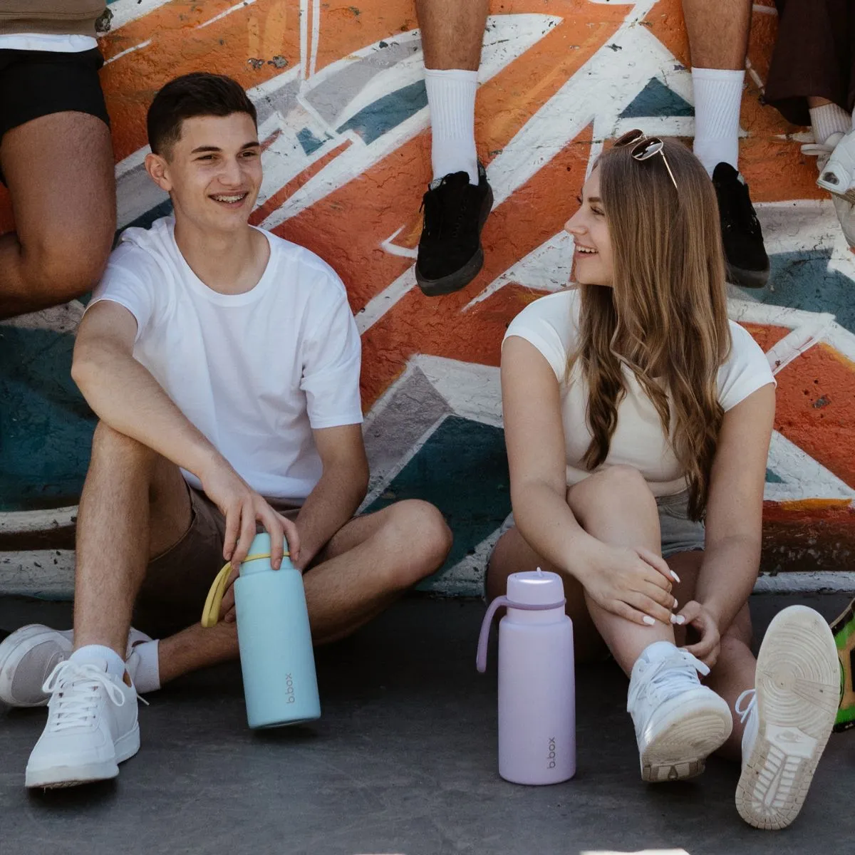 Insulated Flip Top 1 Litre Bottle - pool side