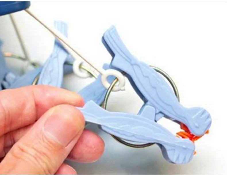 [SECOND CHANCE] Grab-&-Go Laundry Hanger