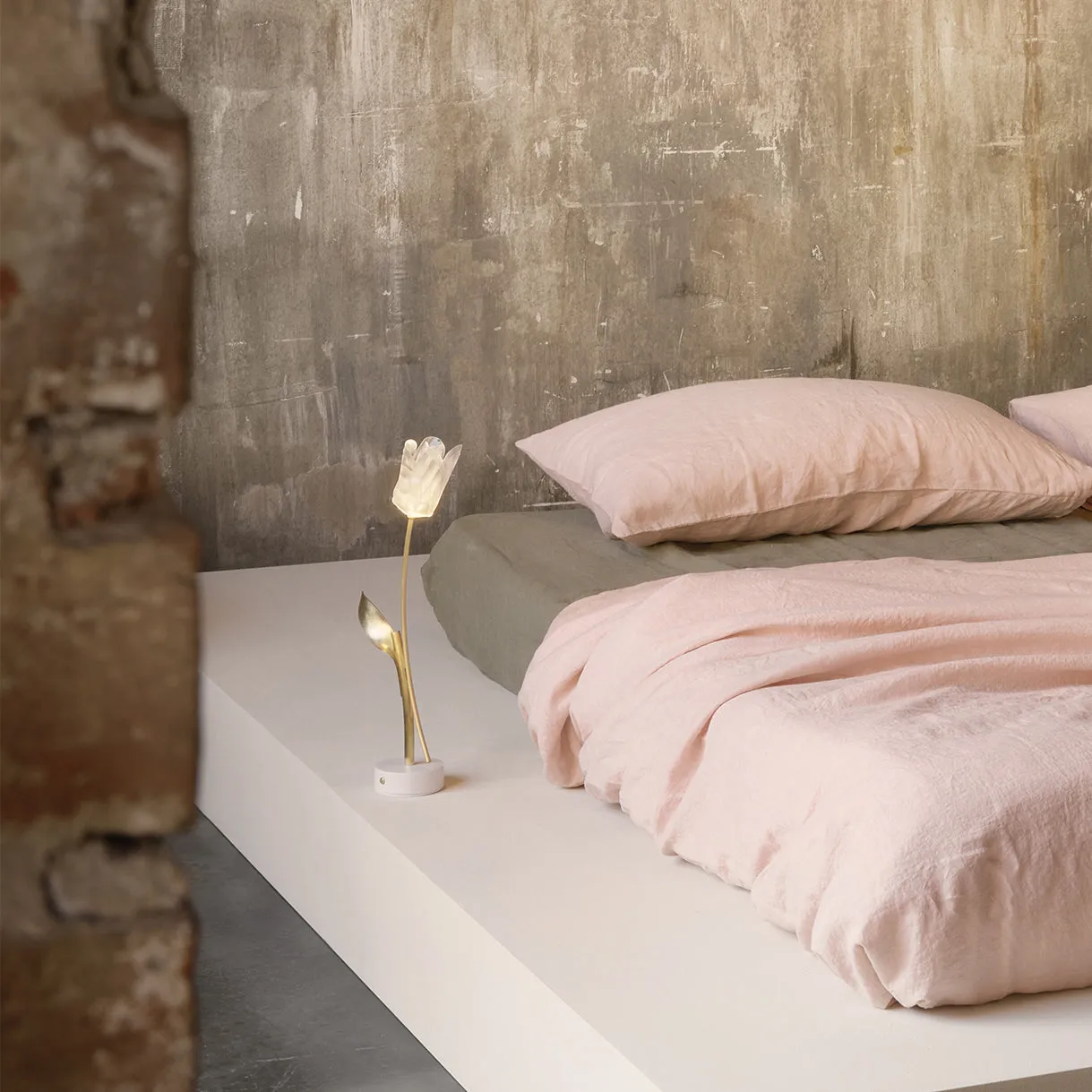 Tulip Portable LED Table Lamp